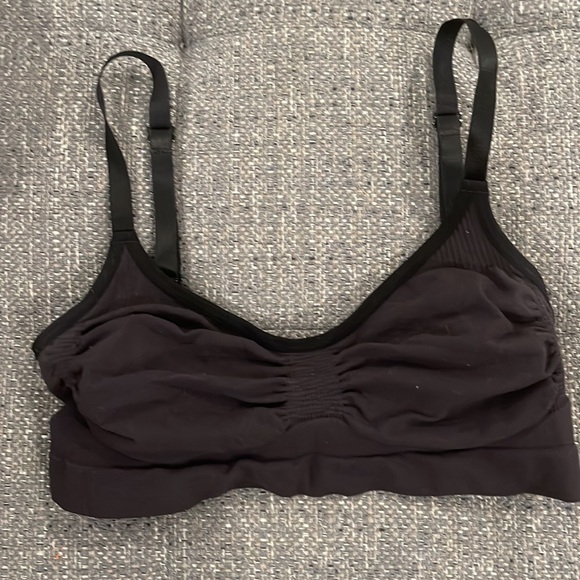 Black two-piece SKIMS set - Picture 6 of 7